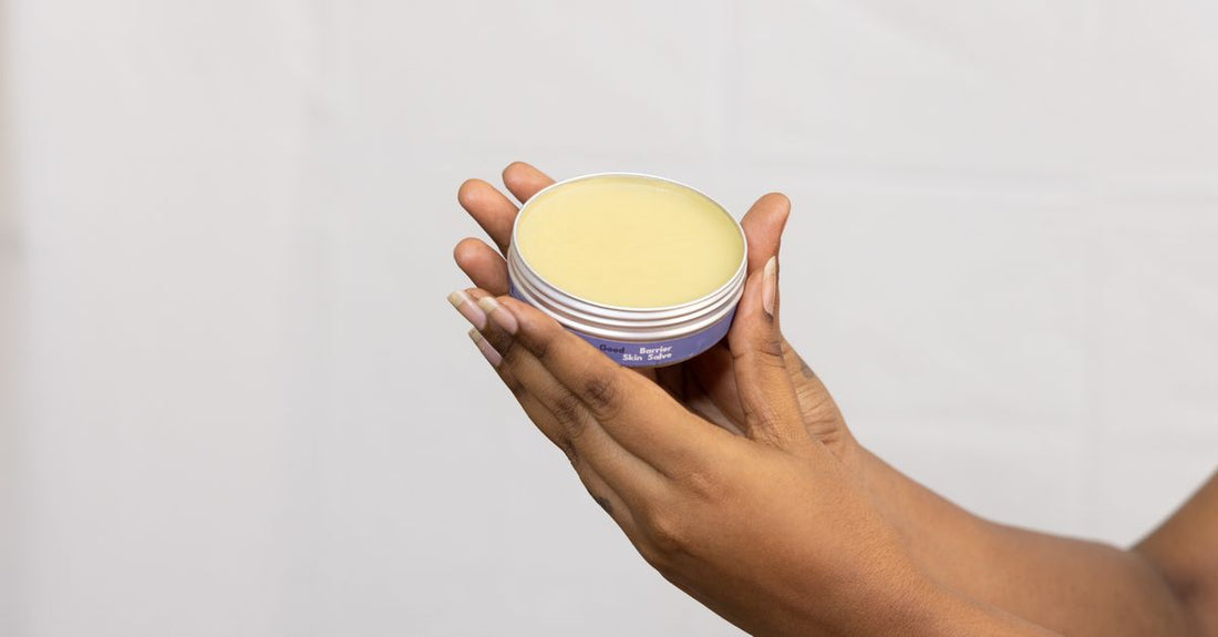 How to choose vaginal moisturizers UK – product bottles and tubes arranged on a clean surface illustrating intimate moisturiser formats.