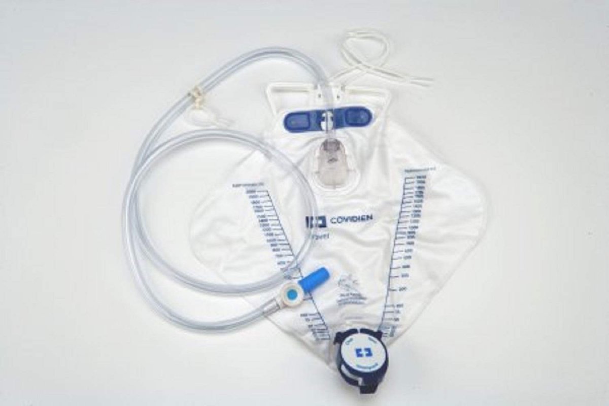 Curity Dover Anti-Reflux Drainage Bag 2,000 – Anti-Reflux Valve: The built-in anti-reflux mechanism prevents – Image 1
