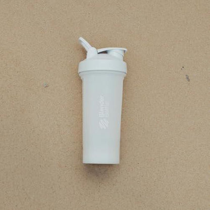 BlenderBottle Classic V2 Shaker Bottle Perfect for Protein Shakes and Pre Workout, 32-Ounce, White